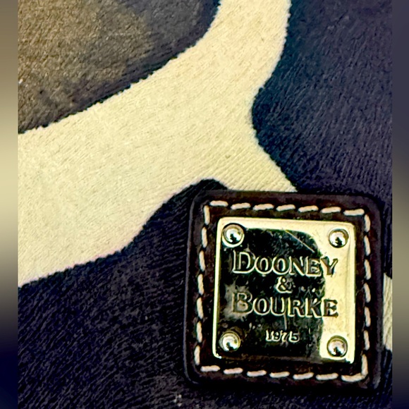 Elevate your style with this chic Dooney & Bourke Camouflage Brown Wristlet - Picture 4 of 4